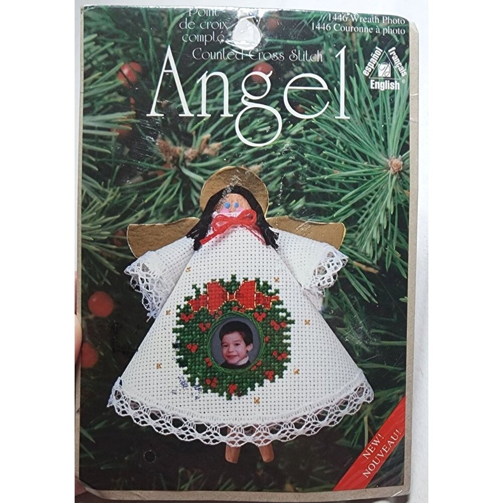 NOS Vtg Design for the Needle Counted Cross Stitch Angel Wreath Photo Christmas